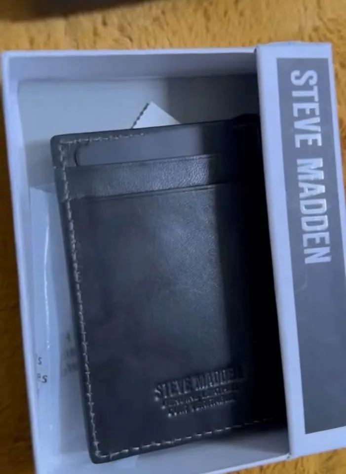 Steve Madden Leather Wallet – Brand New & Stylish! image indicator(2)