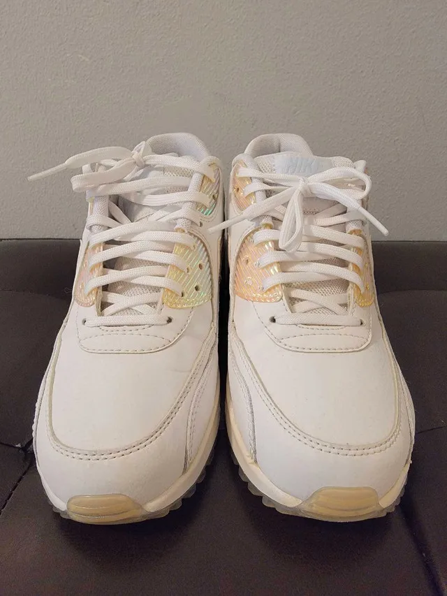 Nike Air Max 90 Premium (Woman's US8)  **Like New** image indicator(4)