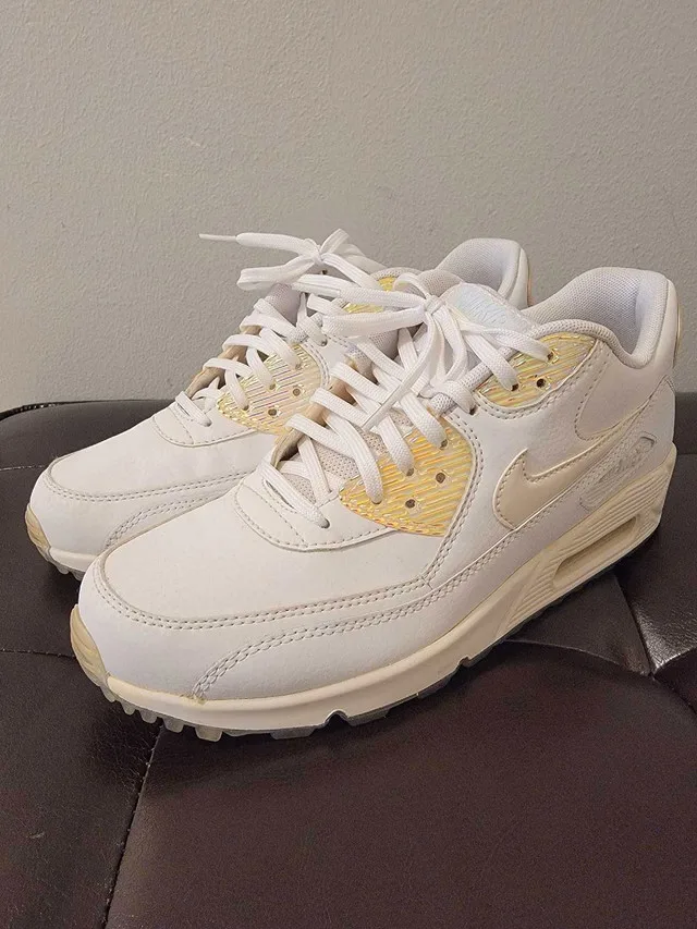 Nike Air Max 90 Premium (Woman's US8)  **Like New** image indicator(5)