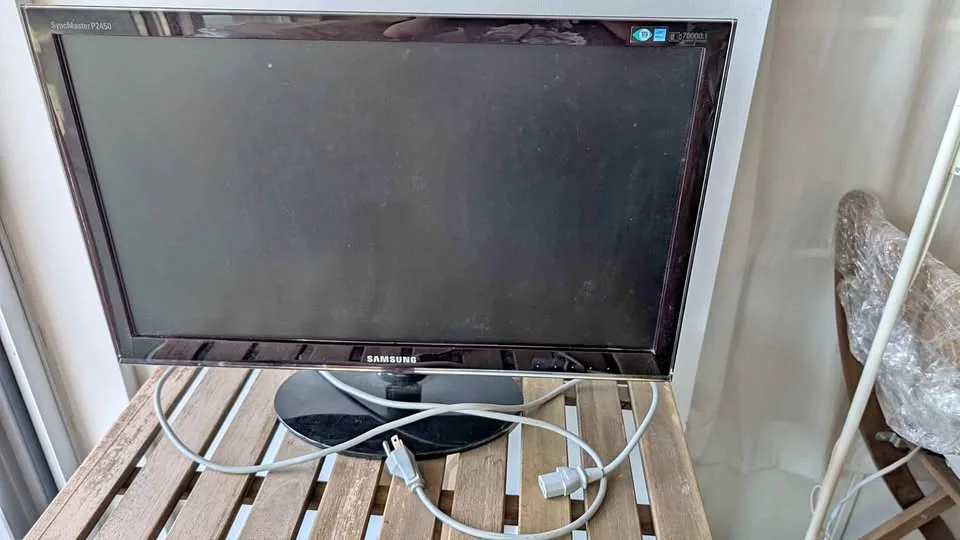 Samsung 24" SyncMaster P2450 Monitor thumbnail