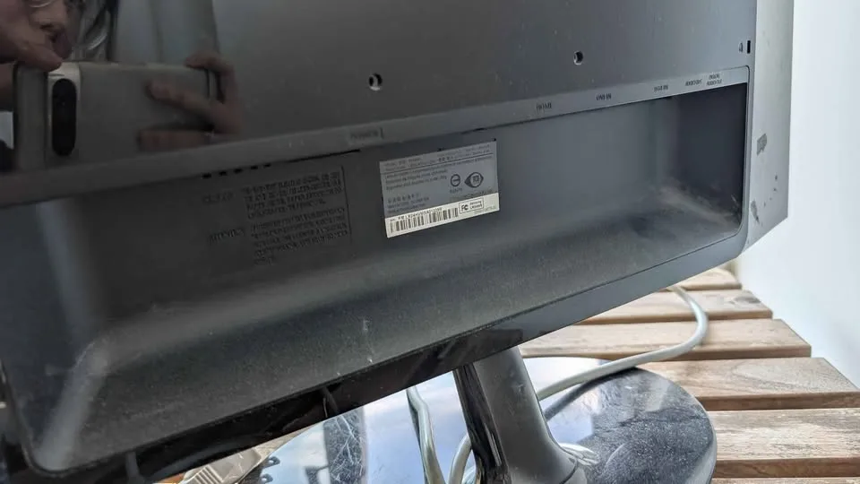 Samsung 24" SyncMaster P2450 Monitor image indicator(2)