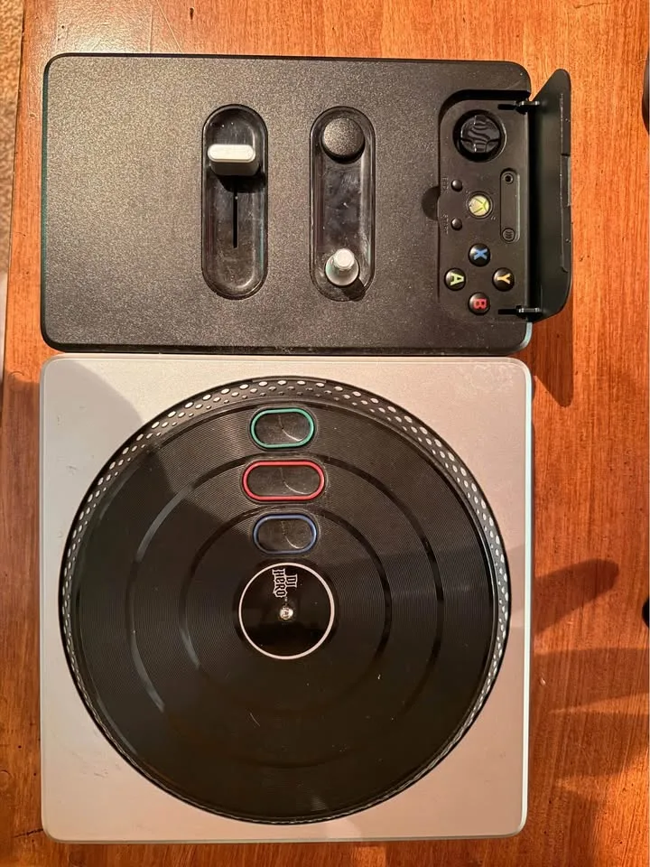 DJ Hero Xbox 360 Turntable image indicator(2)