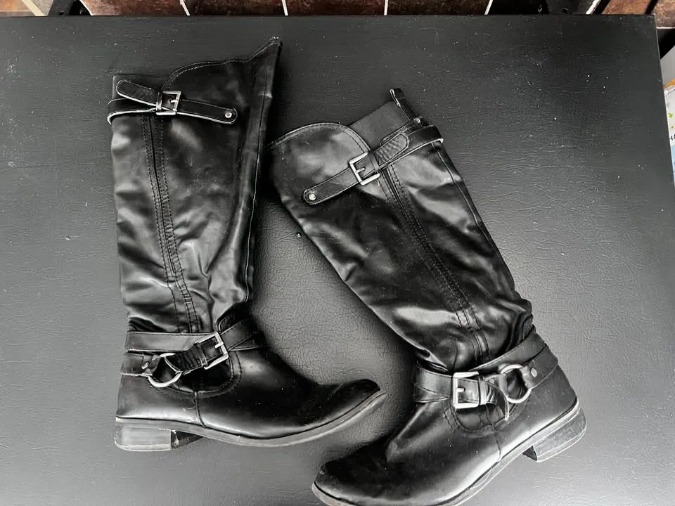 Ladies boots - (File 2) image indicator(2)