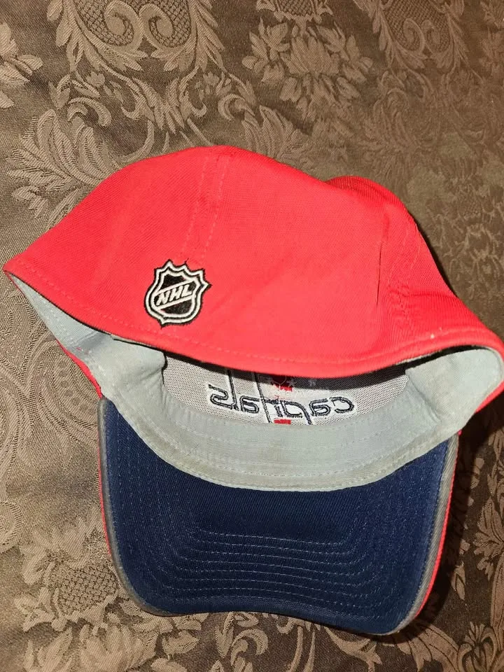 Washington Capitals NHL cap/hat - adult small image indicator(4)