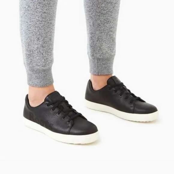 Roots Rosedale lace leather sneakers, woman's US8 **Brand New** thumbnail
