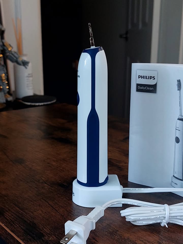 Philips Sonicare HX3231B Electric Toothbrush Handle & Charger - photo 4