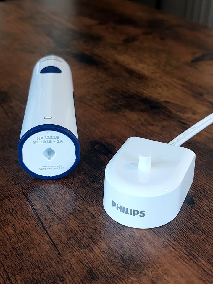 Philips Sonicare HX3231B Electric Toothbrush Handle & Charger - photo 5