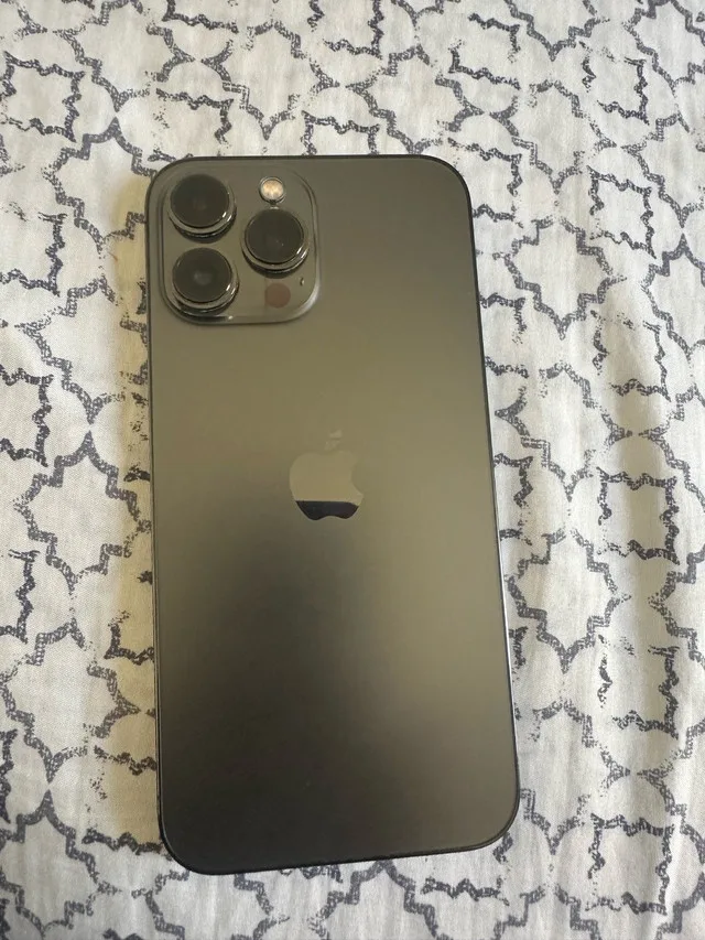 Apple iPhone 13 Pro Max image indicator(2)