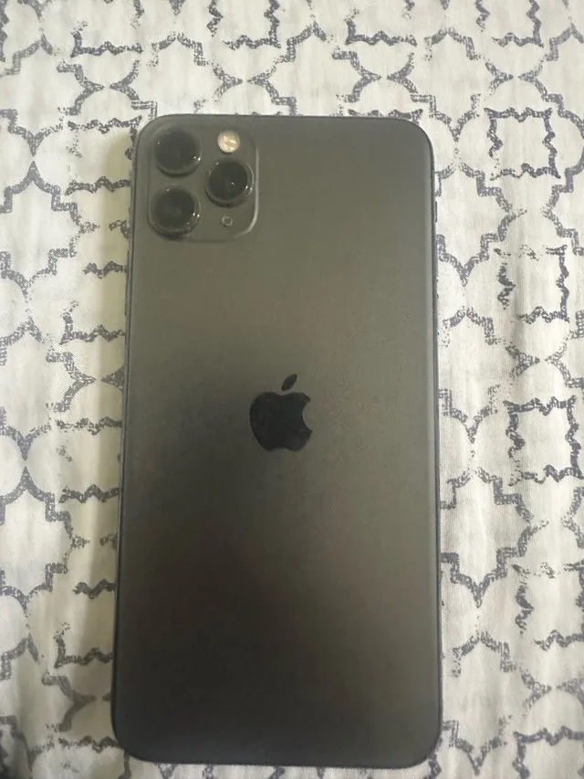 Apple iPhone 11 Pro Max unlocked (price is firm) image indicator(5)