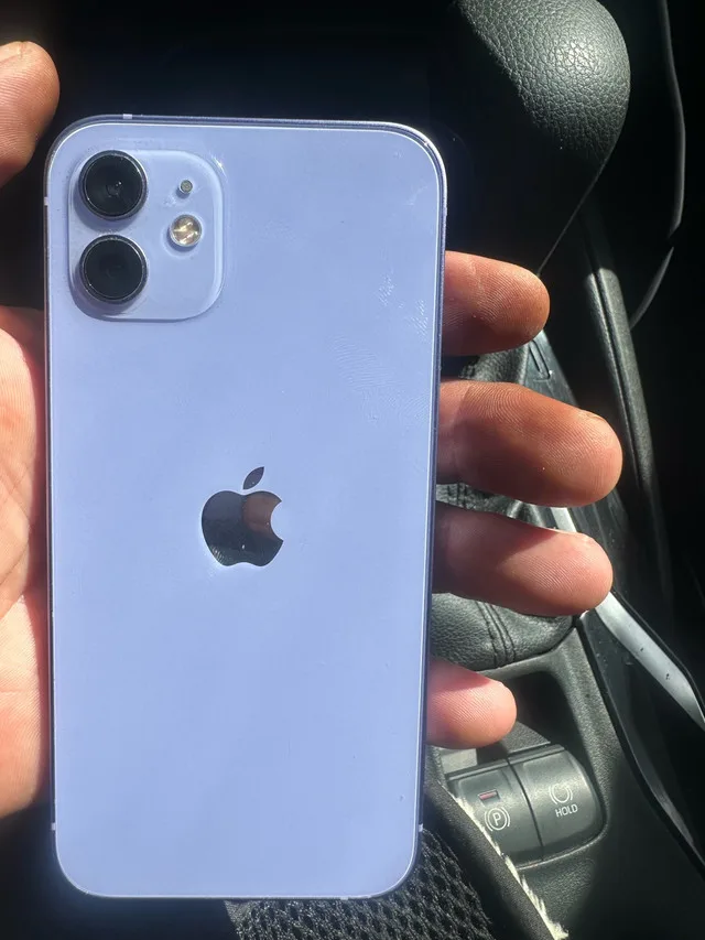 Apple iPhone 12 unlock image indicator(2)