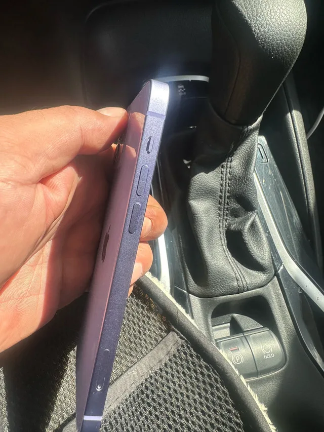 Apple iPhone 12 unlock image indicator(5)