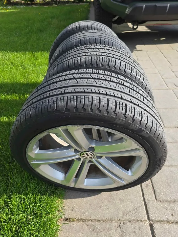 VW 19x9 Tiguan/Audi R line wheels & Perrelli tires image indicator(6)