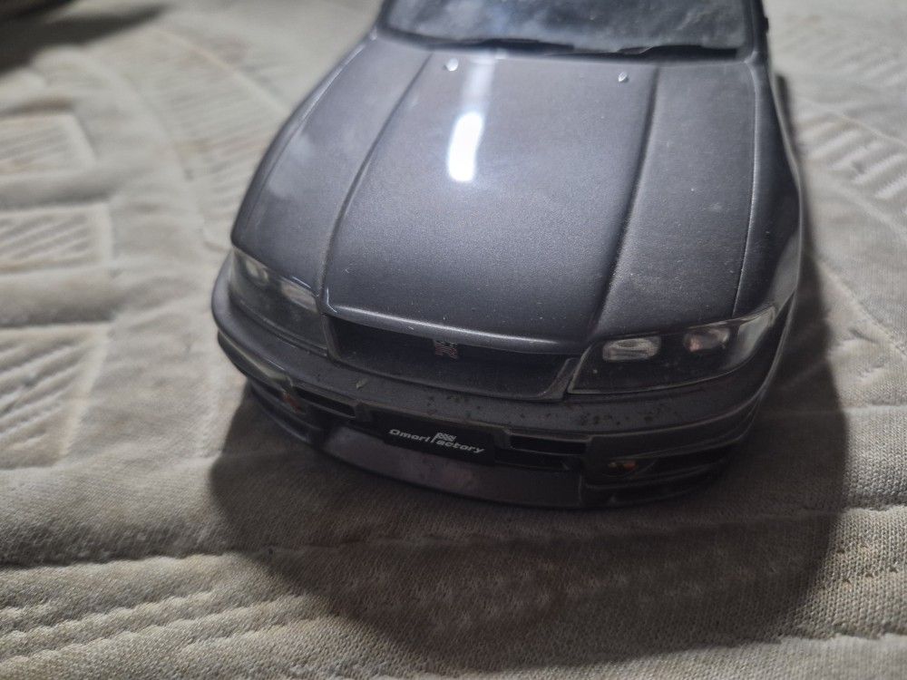 1:18 GTR33.