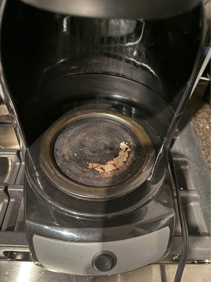 Coffee maker with coffee filter - photo 5