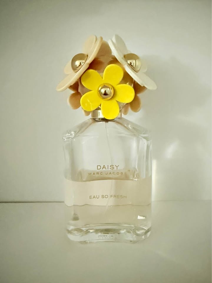 Daisy Marc Jacobs Eau So Fresh perfume