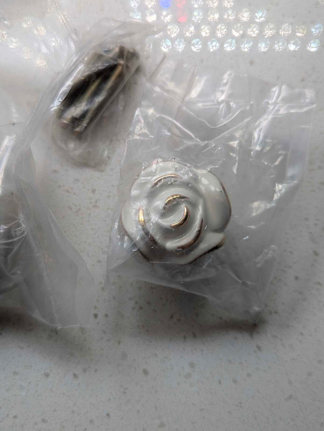Drawer Pulls | Ivory and Gold Roses | set of 6 | Brand New