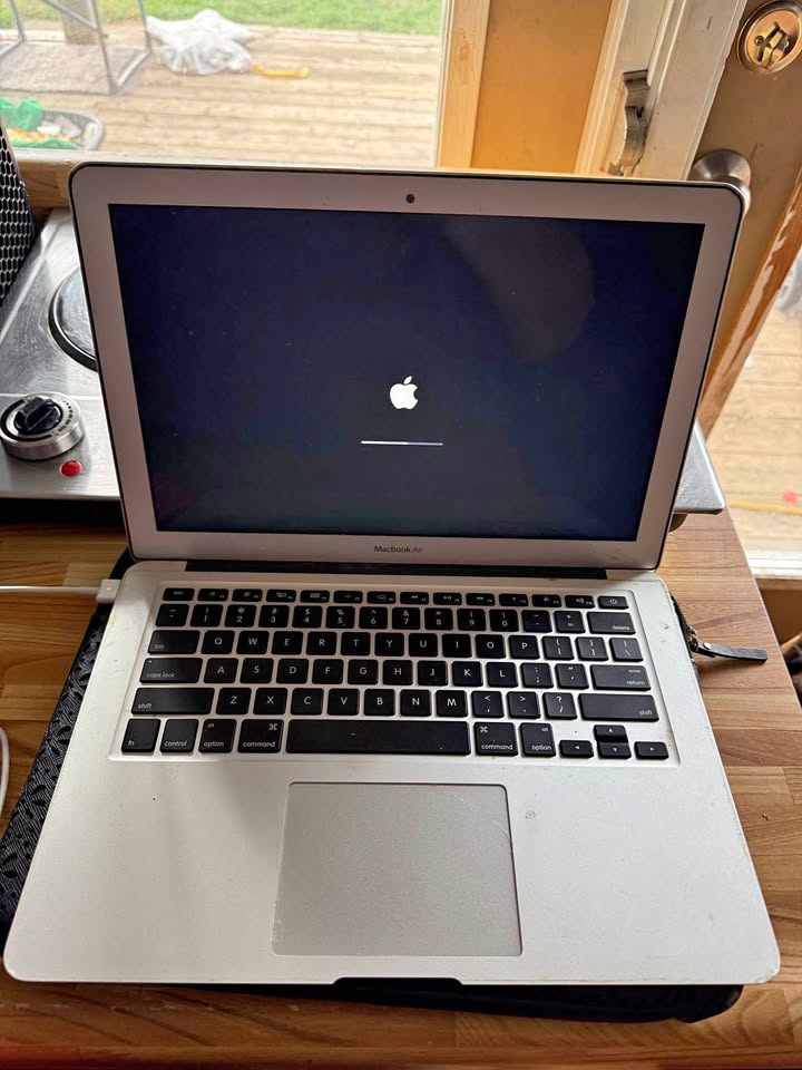 Apple MacBook Air 13-inch
