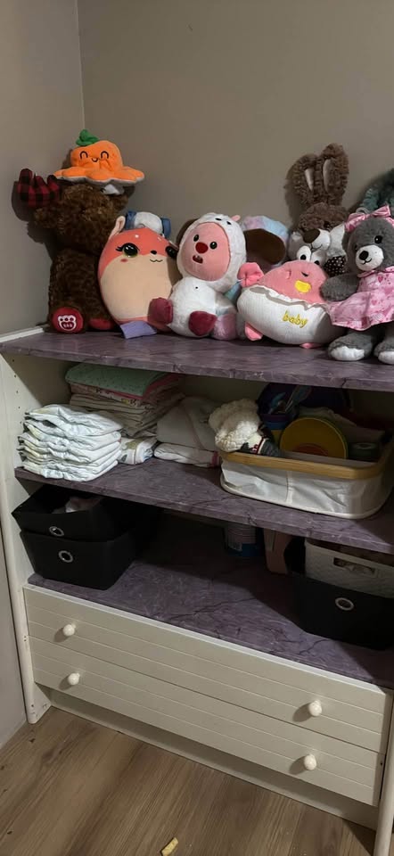 White and red Dresser - photo 3