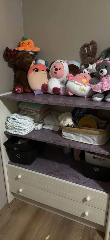 White and red Dresser image indicator(3)