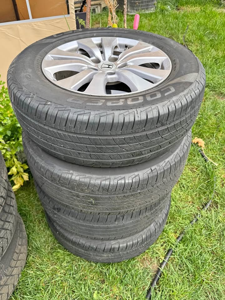2016 Honda odyssey rim+all season tires full set 235/65R17 104T