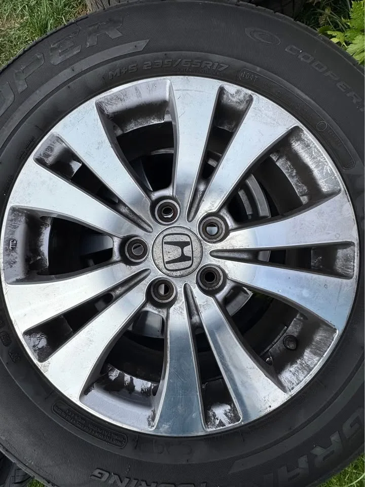 2016 Honda odyssey rim+all season tires full set 235/65R17 104T image indicator(7)