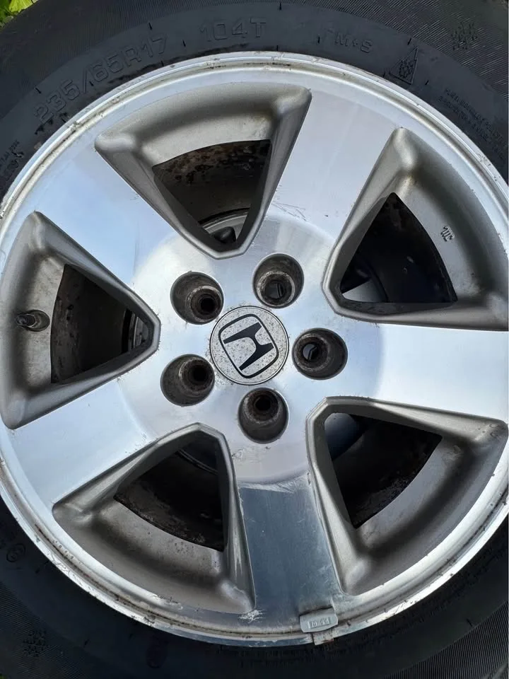 2006 Honda odyssey set rims+ winter tires 235/65R17 104T image indicator(2)