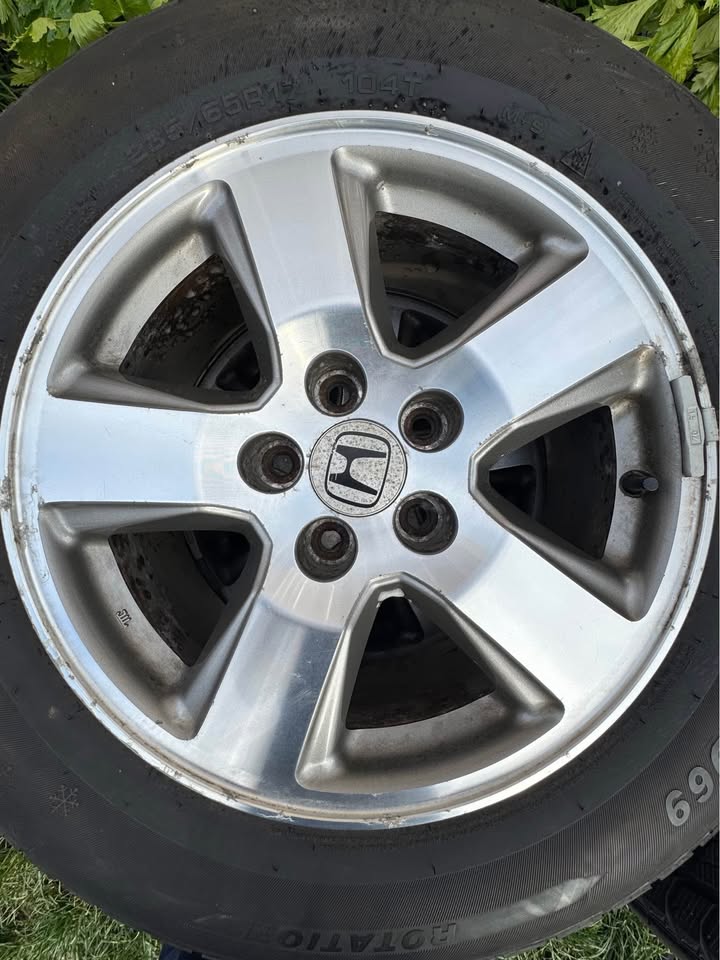 2006 Honda odyssey set rims+ winter tires 235/65R17 104T - photo 3