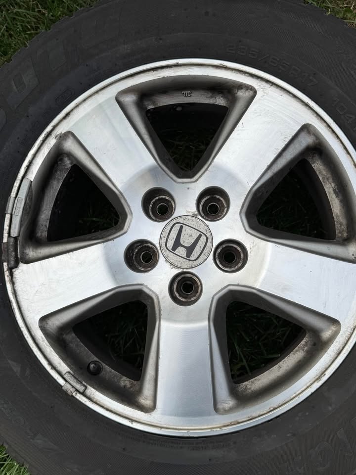2006 Honda odyssey set rims+ winter tires 235/65R17 104T - photo 4