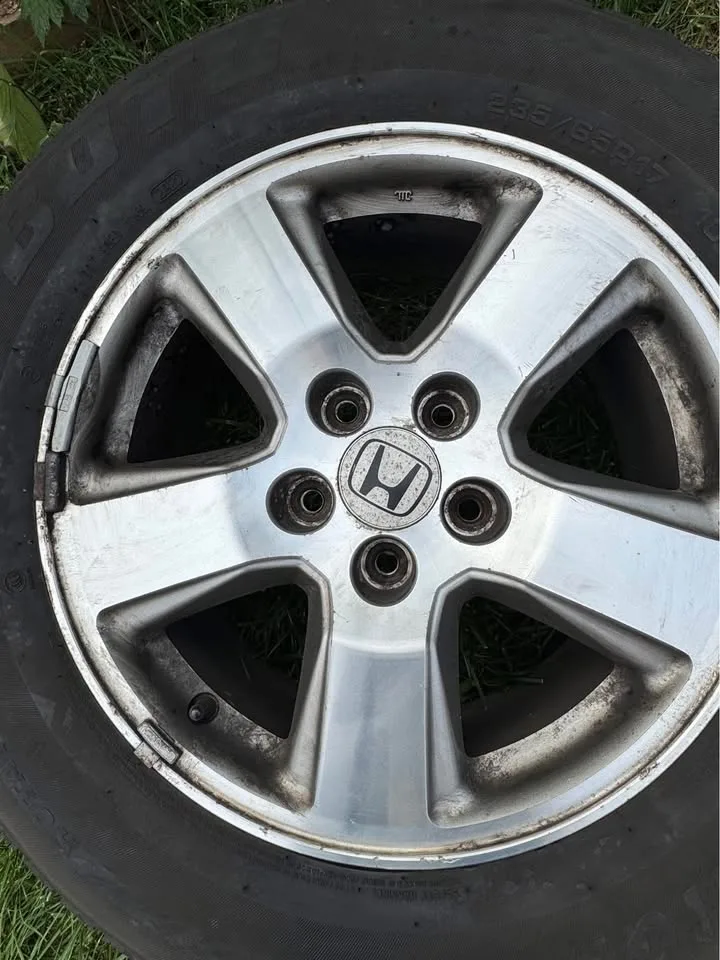 2006 Honda odyssey set rims+ winter tires 235/65R17 104T image indicator(5)