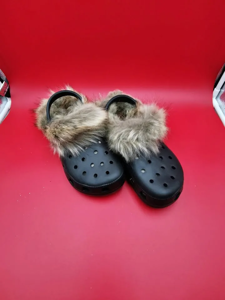 NEW Faux Fur Lined Clogs – Women’s 7.5 / Men’s 5.5 thumbnail