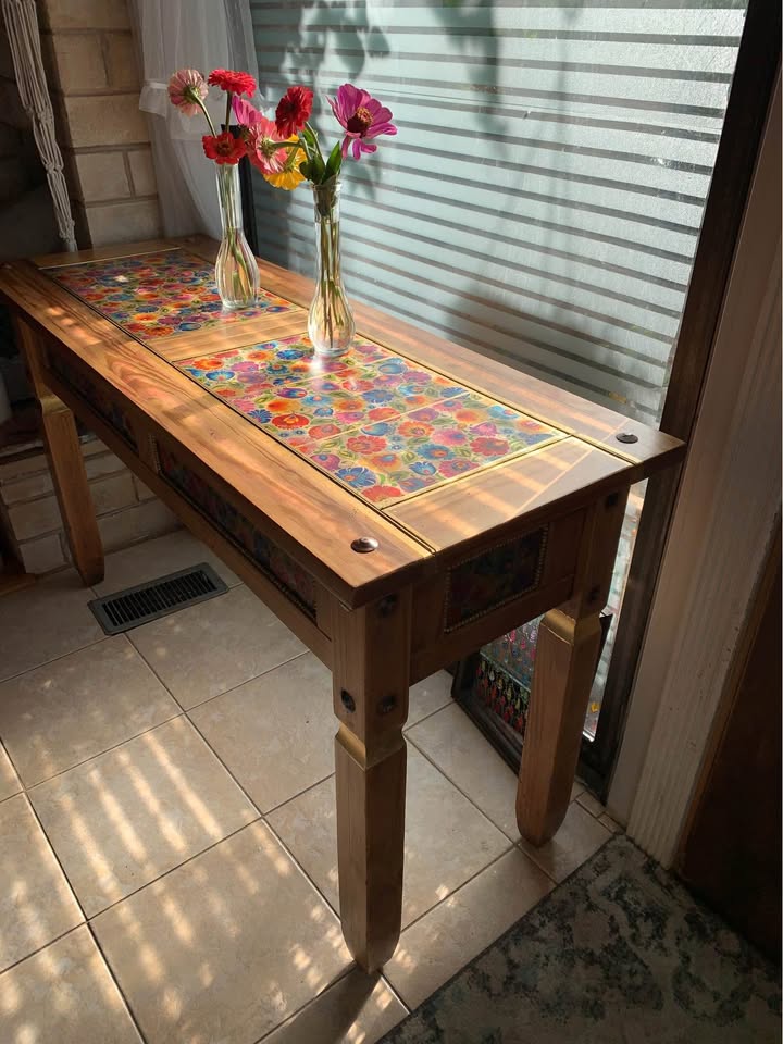Golden Bloom Console Table - photo 4