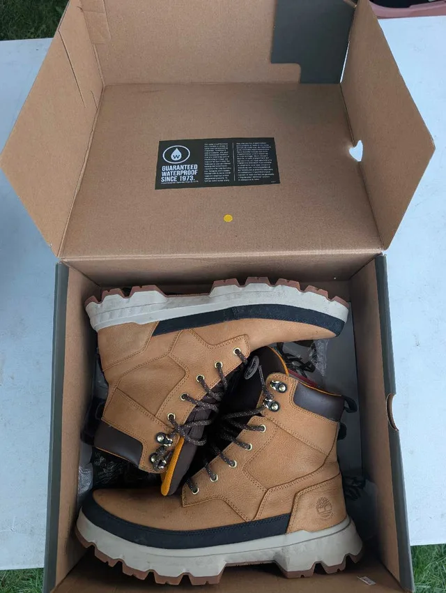 Men's Timberland Boots Size 10.5 image indicator(2)
