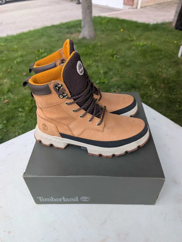 Men's Timberland Boots Size 10.5 image indicator(3)