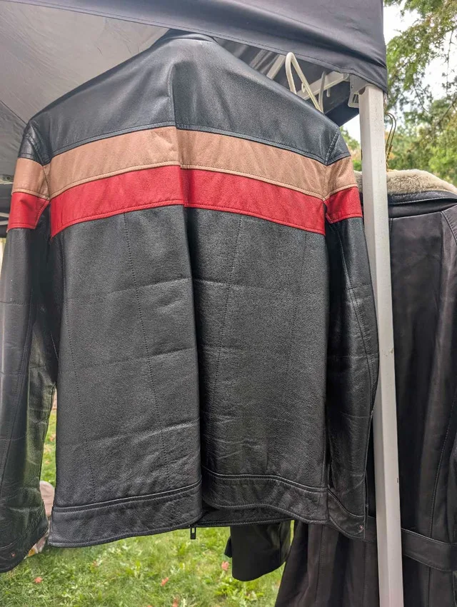 Men's Danier Leather Jacket (Large) image indicator(4)