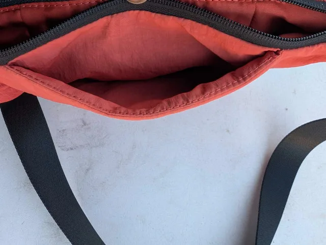 Lululemon Pouch image indicator(5)