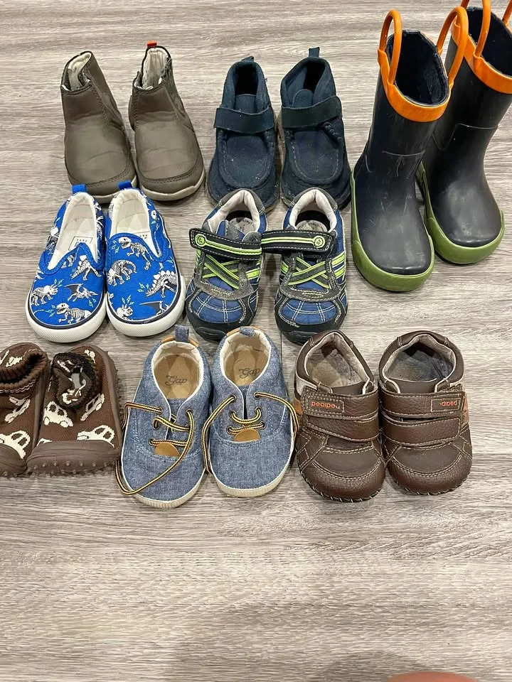Kids Shoes thumbnail