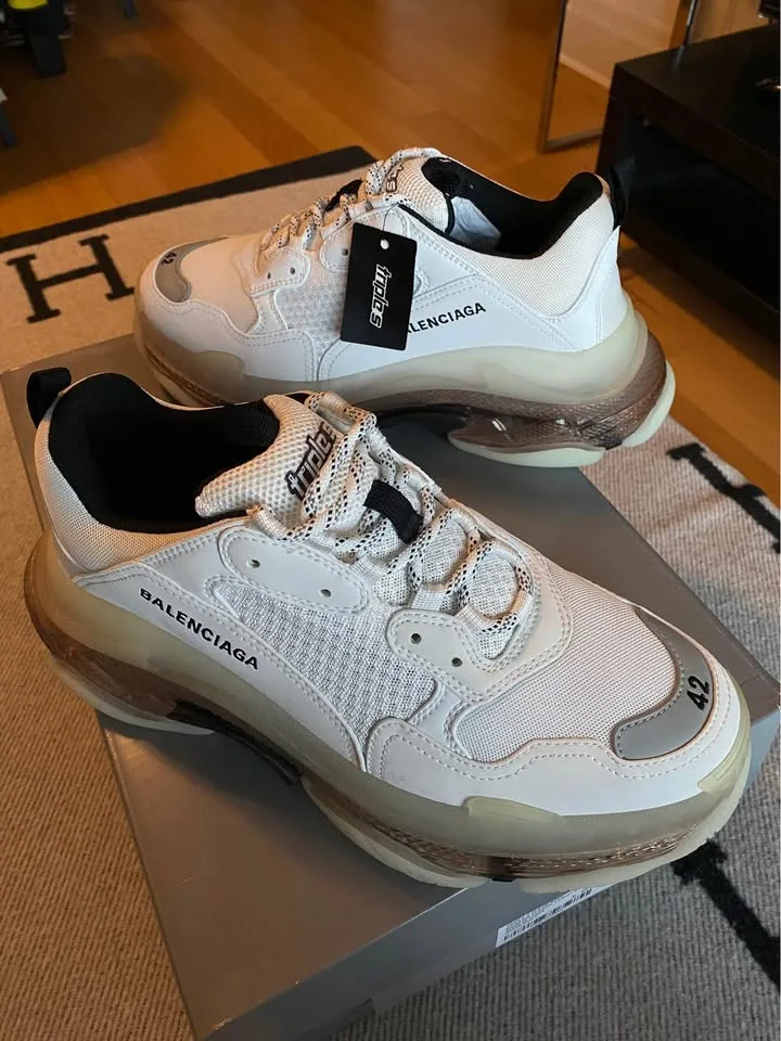 Balenciaga Triple S Sneaker image indicator(3)