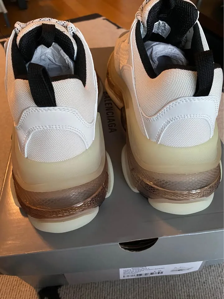 Balenciaga Triple S Sneaker image indicator(5)