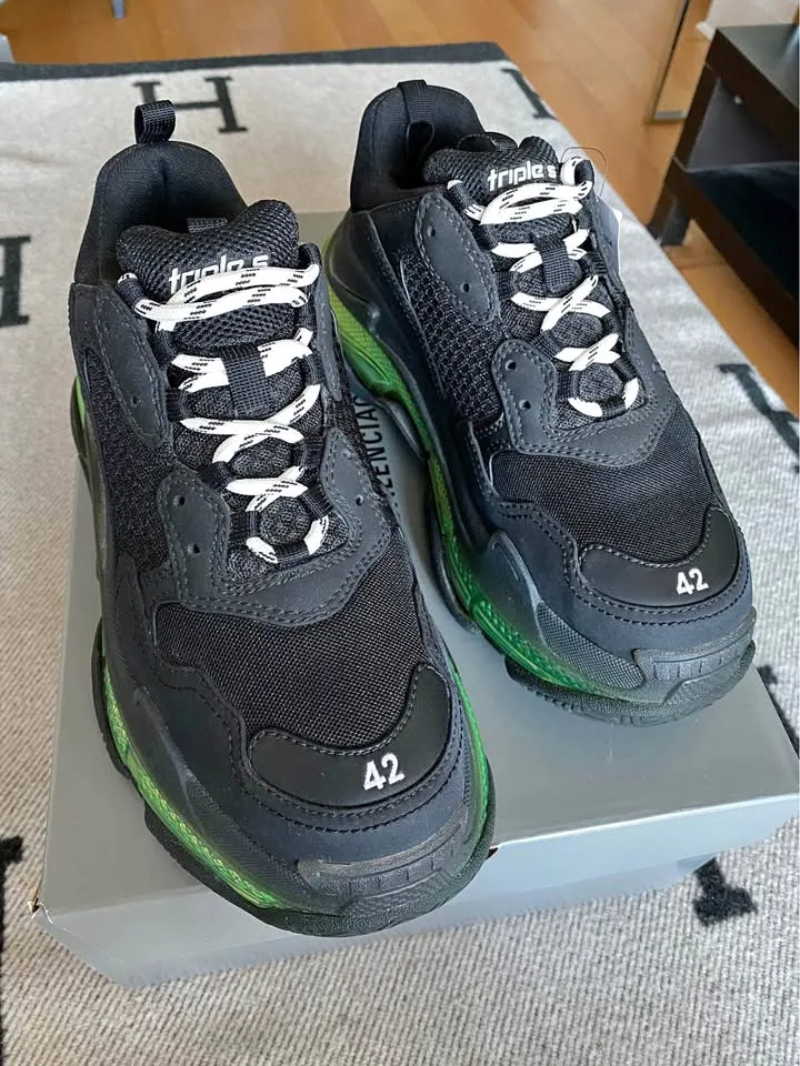 Balenciaga Triple S Sneaker thumbnail