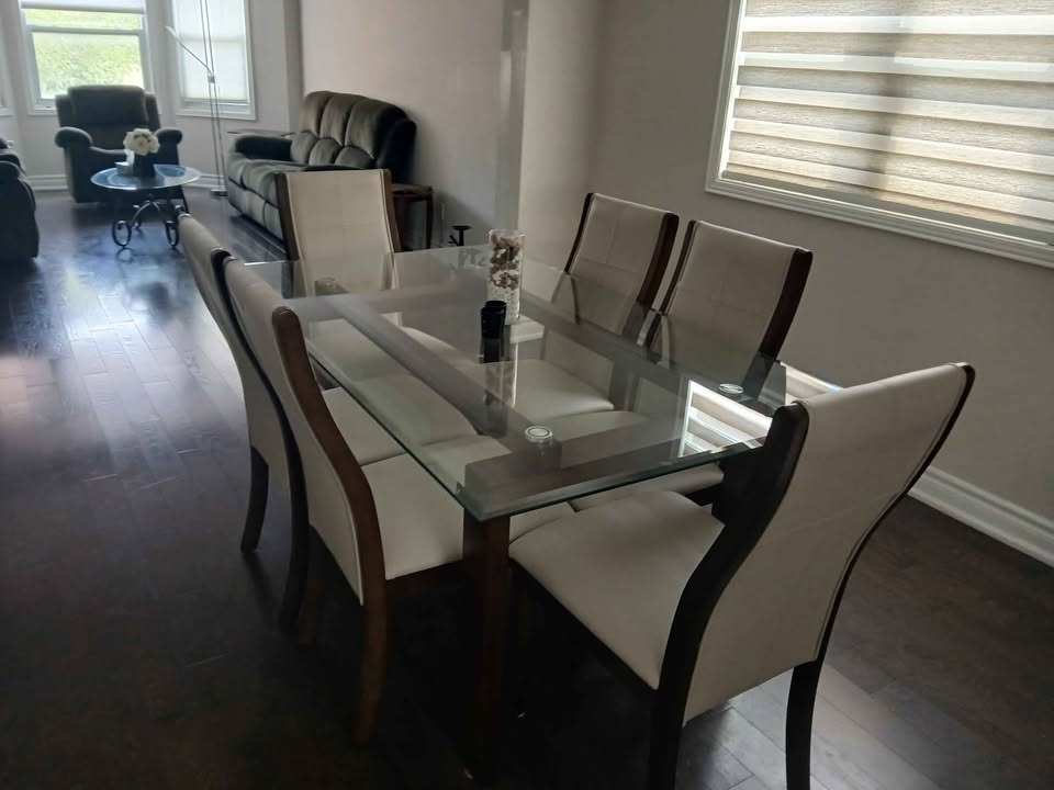 Dinning table set like new_ rarely used - photo 2