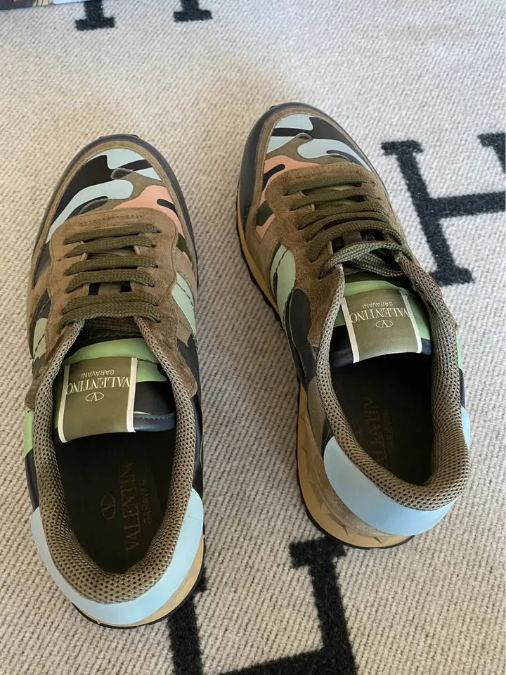 Valentino Low Top Leather Sneaker image indicator(3)