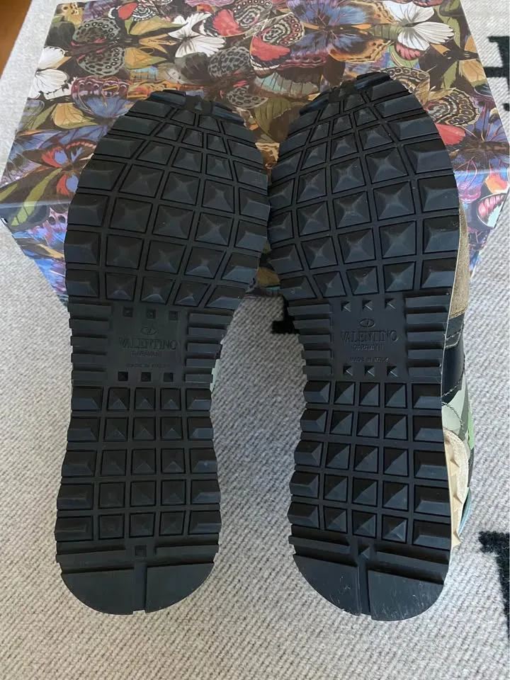 Valentino Low Top Leather Sneaker image indicator(6)