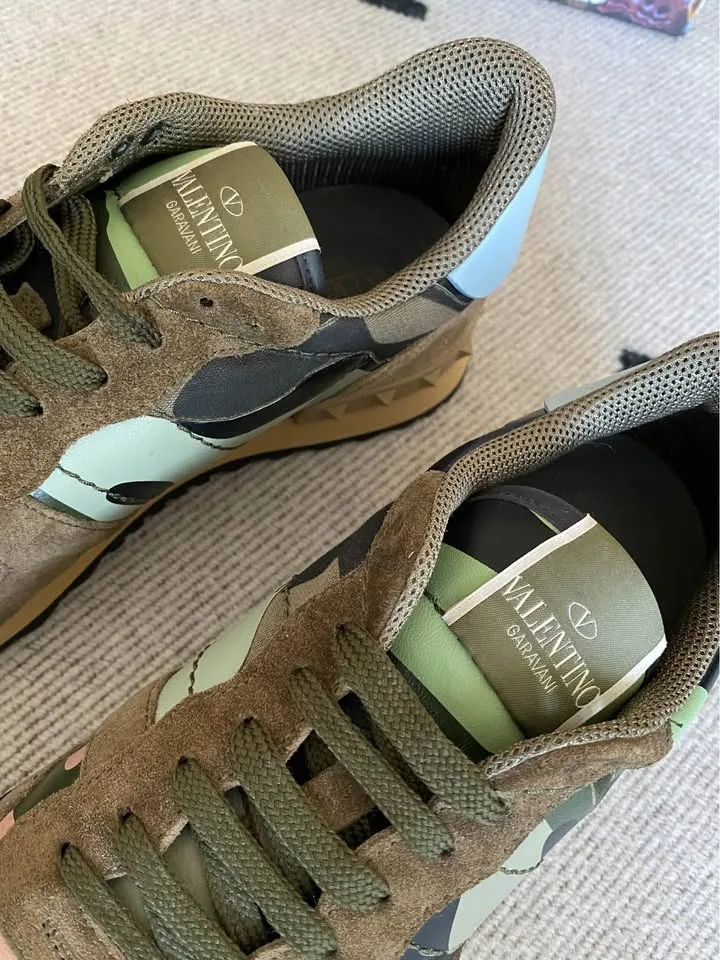 Valentino Low Top Leather Sneaker image indicator(7)