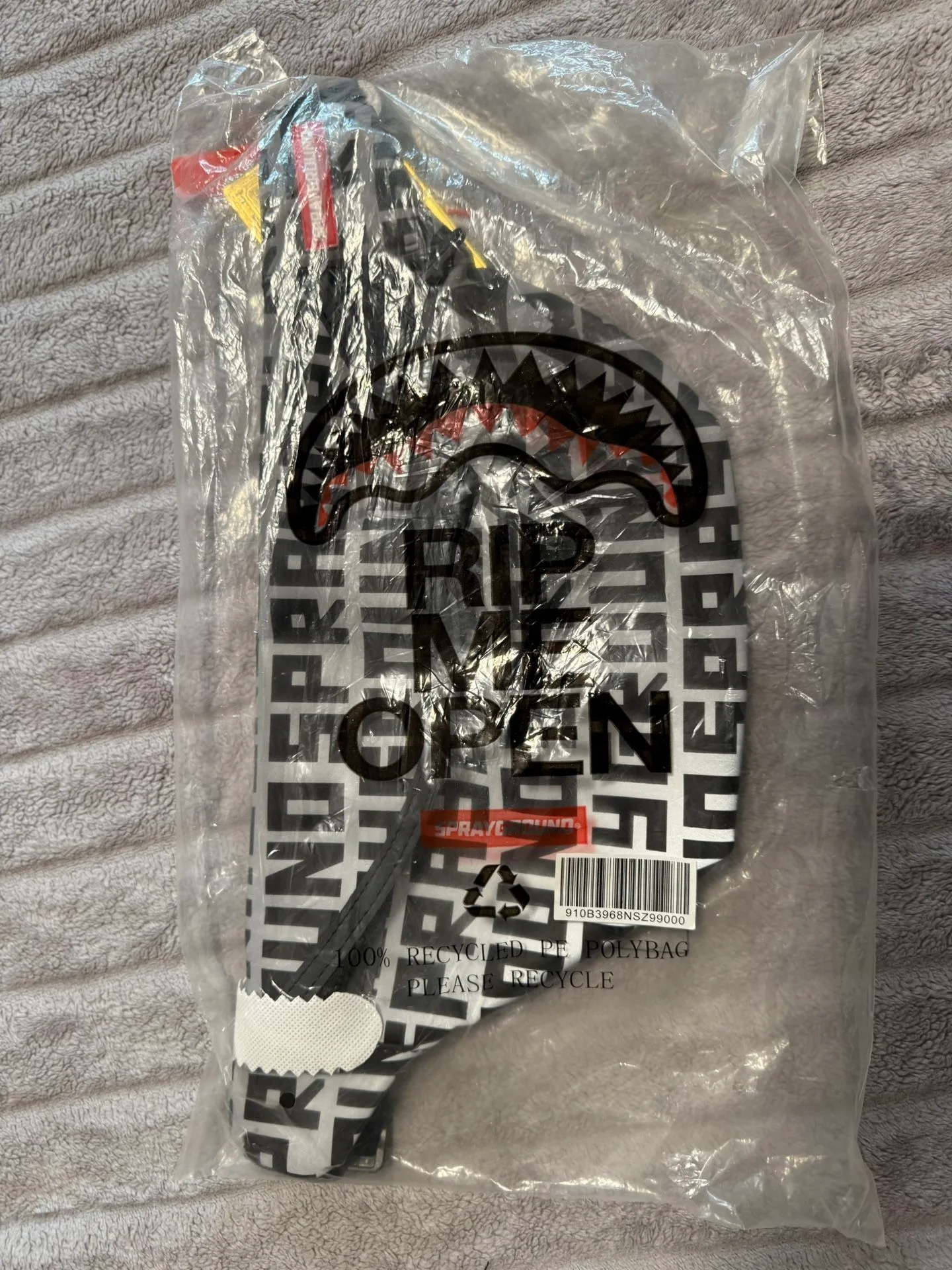 Sprayground Reflective Crossbody image indicator(2)