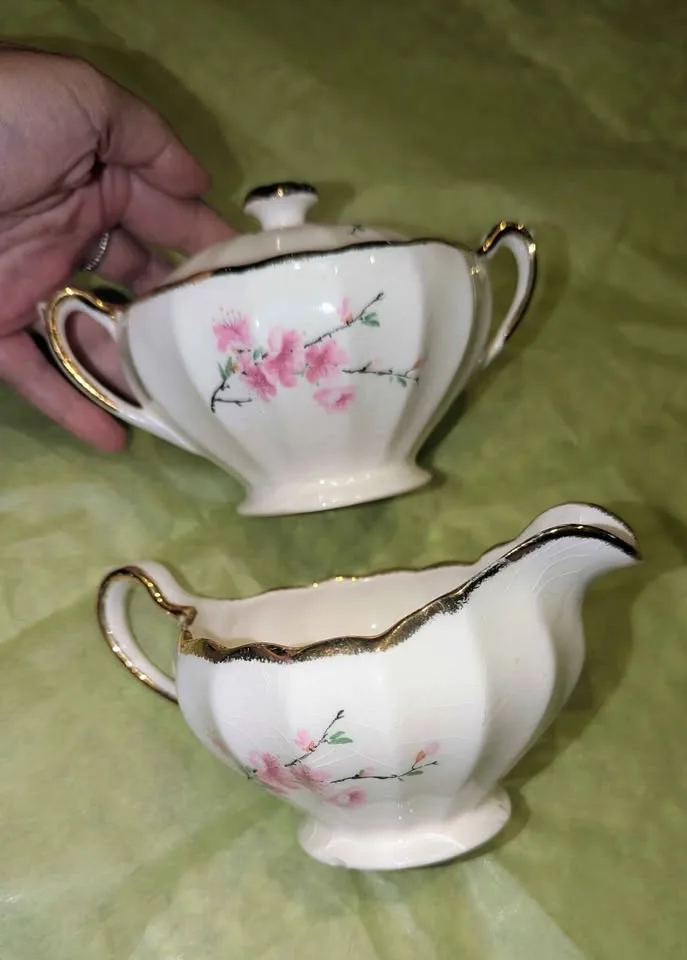 🍑 Vintage “Peach Blossom” Cream & Sugar Set image indicator(9)