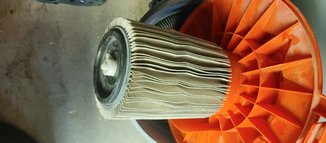 Husky 9 gallon wet/dry vacuum image indicator(2)