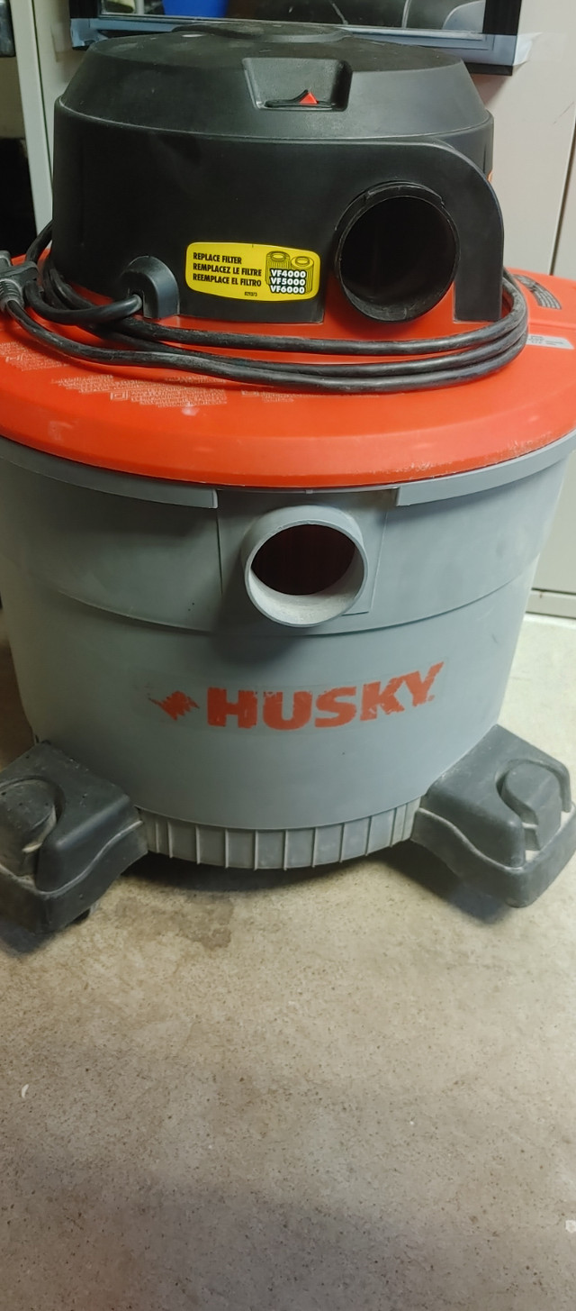 Husky 9 gallon wet/dry vacuum - photo 4