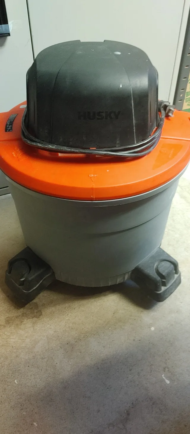 Husky 9 gallon wet/dry vacuum image indicator(5)