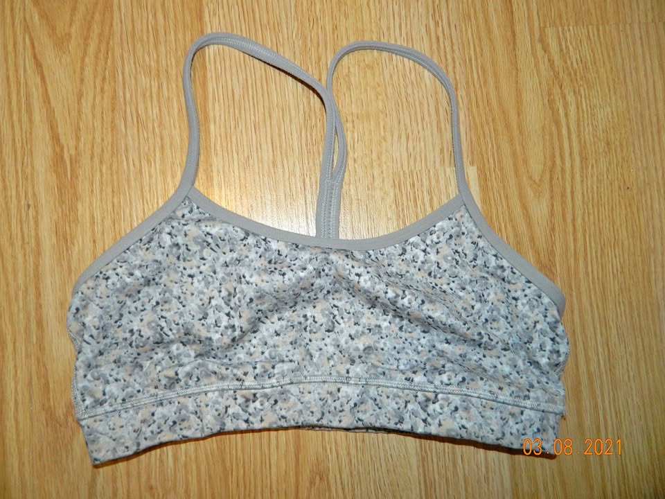 LULULEMON FLOW Y BRA...size 6...petit fleur...VGUC some fuzzing