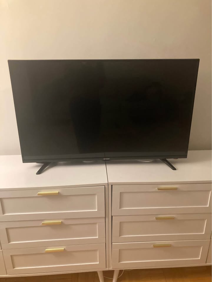 Sharp 43” Smart LED TV (1080p, FHD) – Great Condition - photo 2